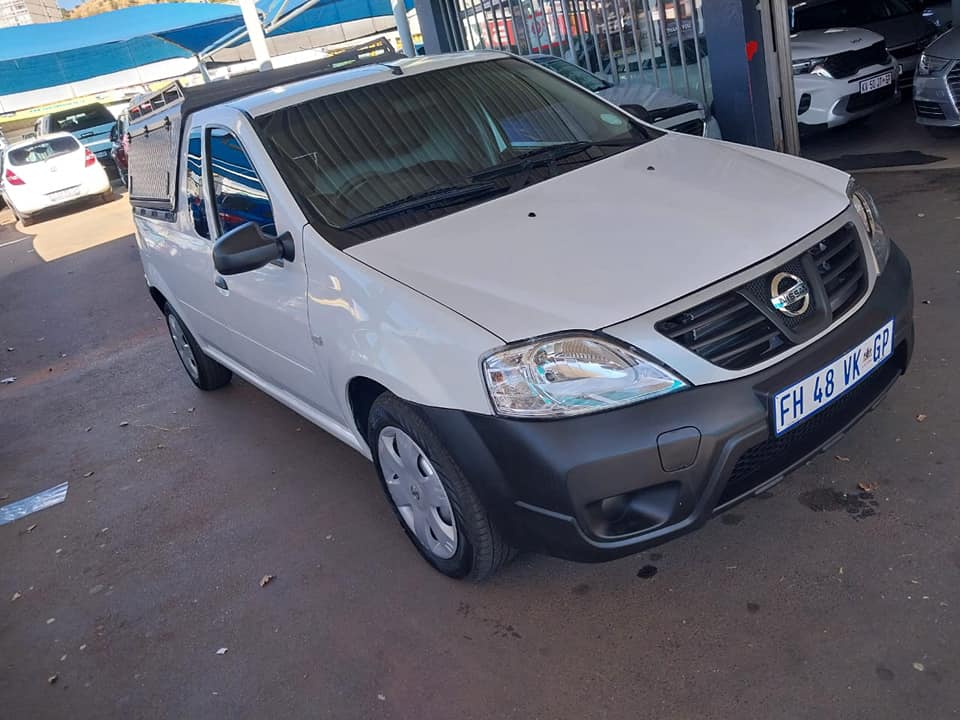 2016 NISSAN NP 200 1.6 WHITE COLOR MANUEL PETROL PRICE