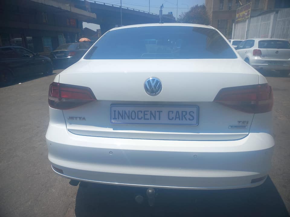 2015 VW JETTA 7 TSI BLUEMOTION SEDAN, 1.4 ENGINE, WHITE COLOUR