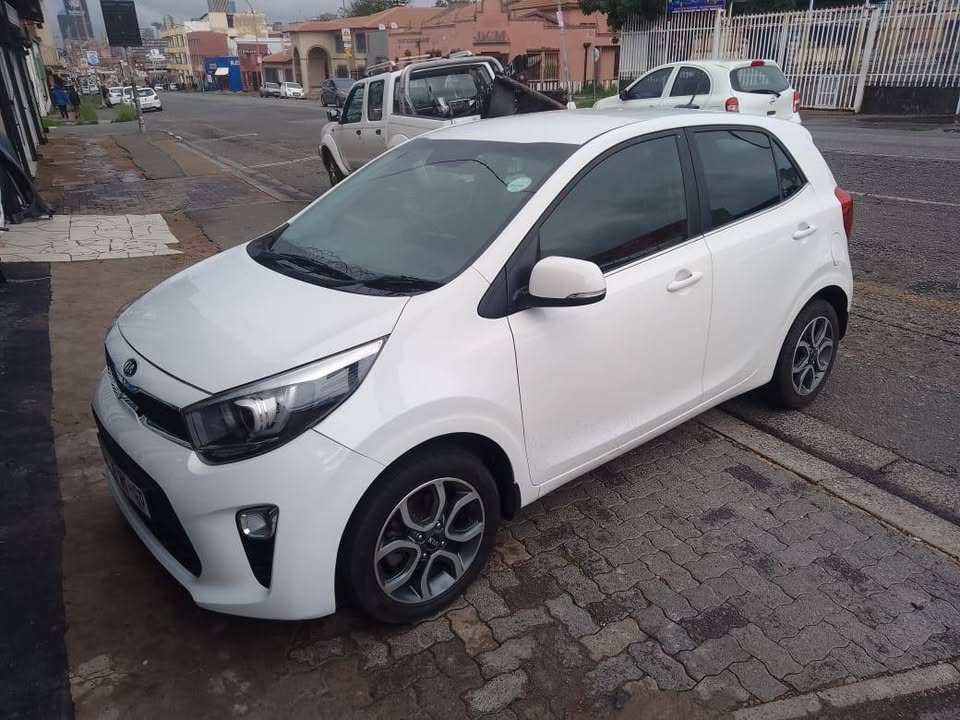 2018 Kia Picanto 1.2 Smart Hatchback with a leather seat