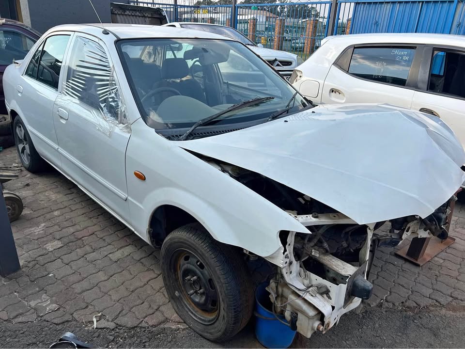2002 Mazda Etude 1.6IE STRIPPING  FOR PARTS Call or whatsapp  or - Private Seller