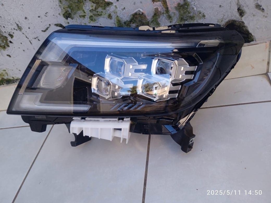 Nissan Navara LED new original Left Headlight - Private Seller Nissan Navara LED new original Left Headlight - Private Seller