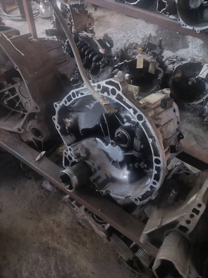 Daihatsu yrv gearbox - Private Seller