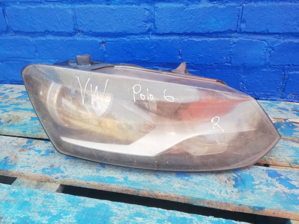 VW 6 HEADLIGHT RIGHT FOR SALE