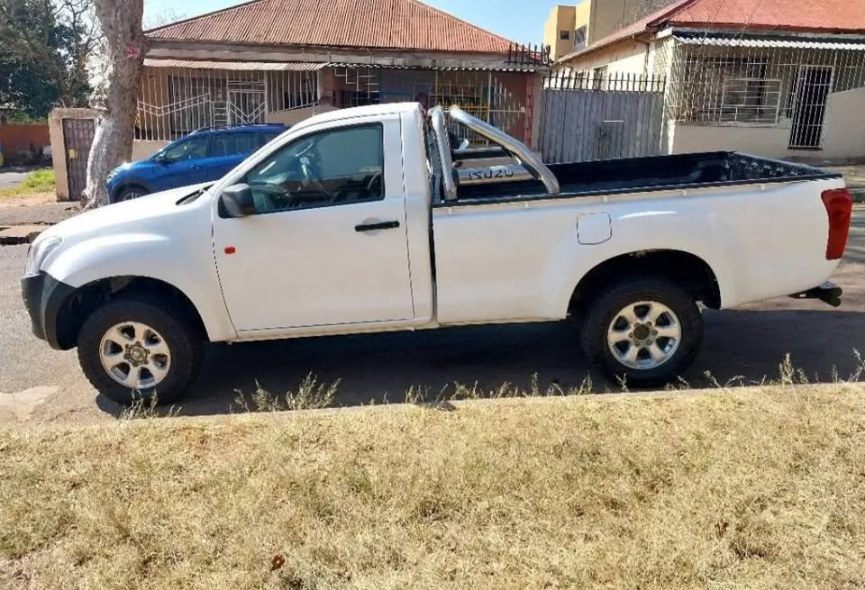 2020 ISUZU KB250 DMAX SINGLE CAB IN EXCELLENT CONDITION