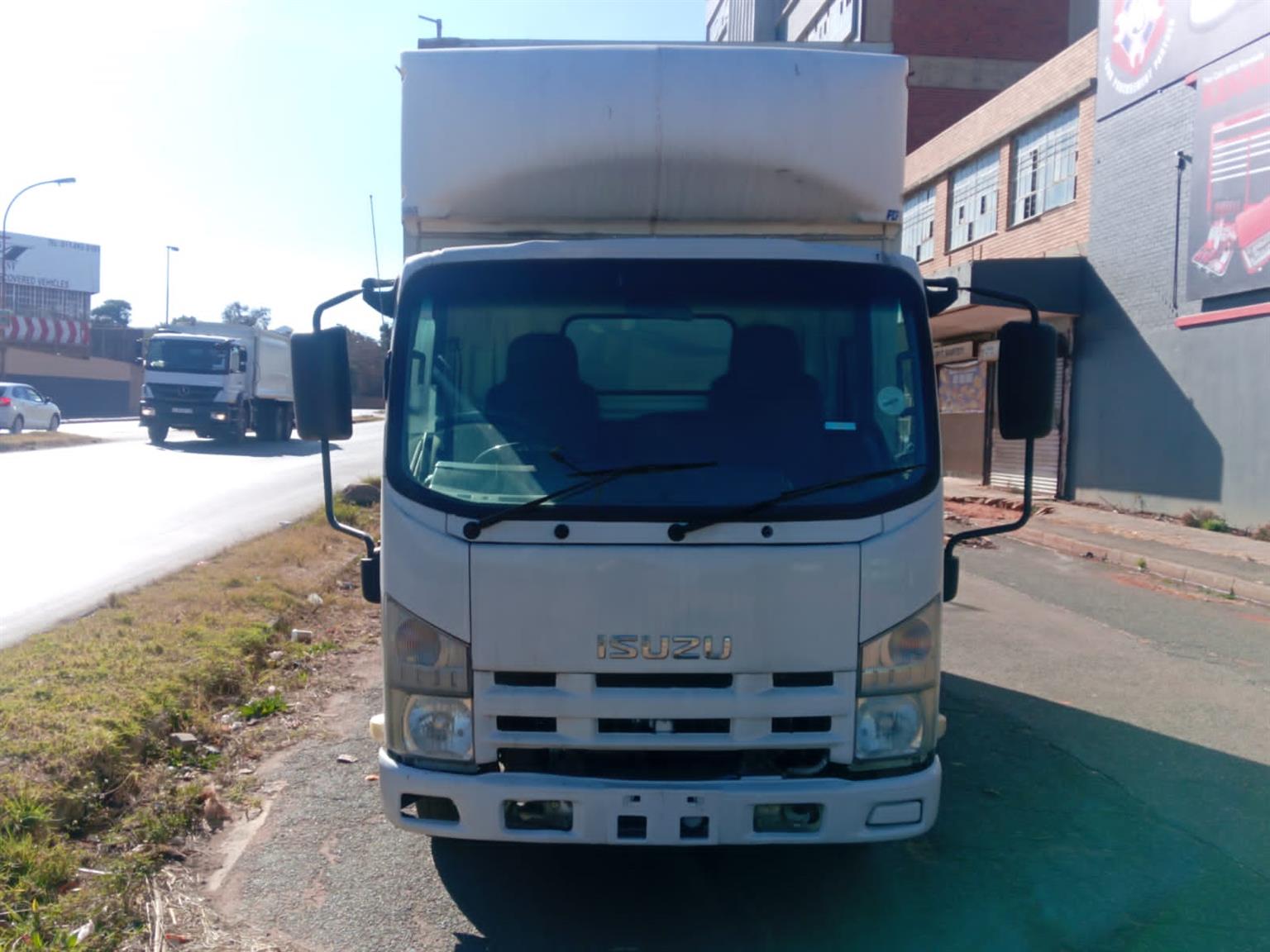 Isuzu truck