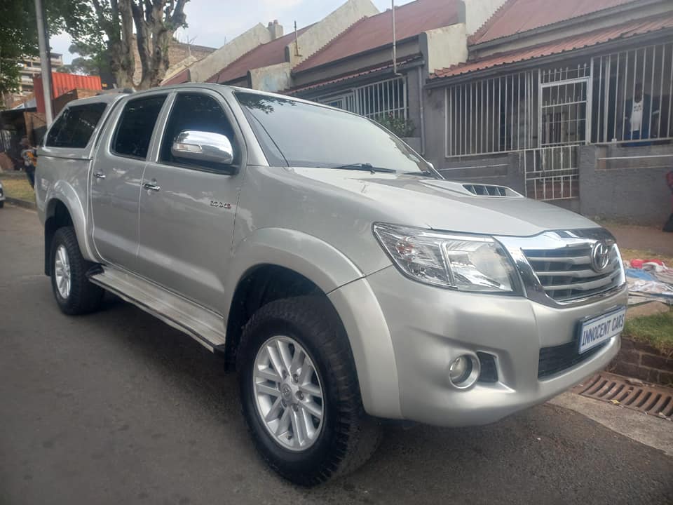 2014 TOYOTA HILUX 3.0 D4D DIESEL, D-CAB LEGEND 45, AUTOMATIC 4X4, MILEAGE 135000KMS