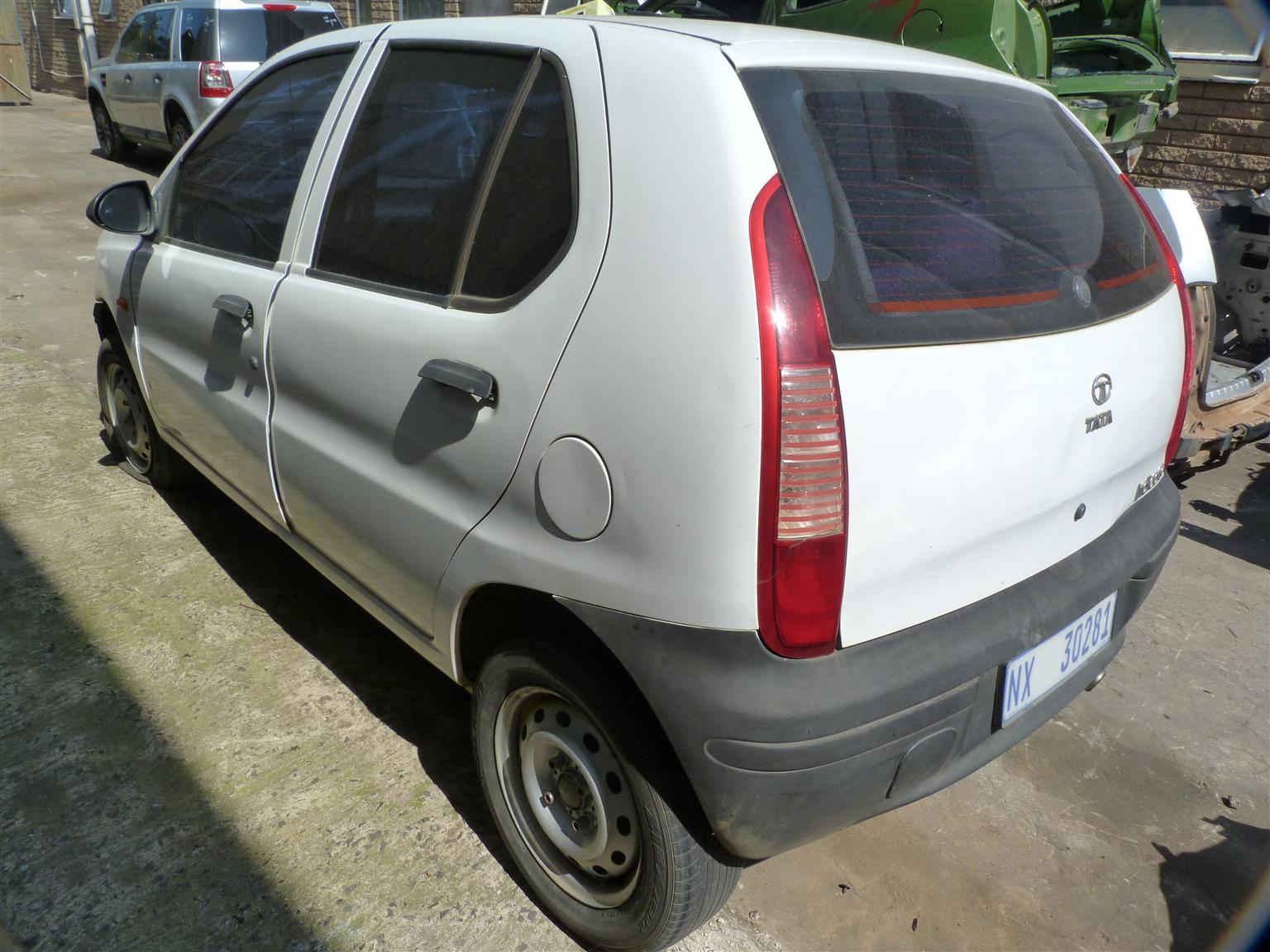Tata Indica 1.4 LE LGI LTD - 2013 - Private Seller Tata Indica 1.4 LE LGI LTD - 2013 - Private Seller