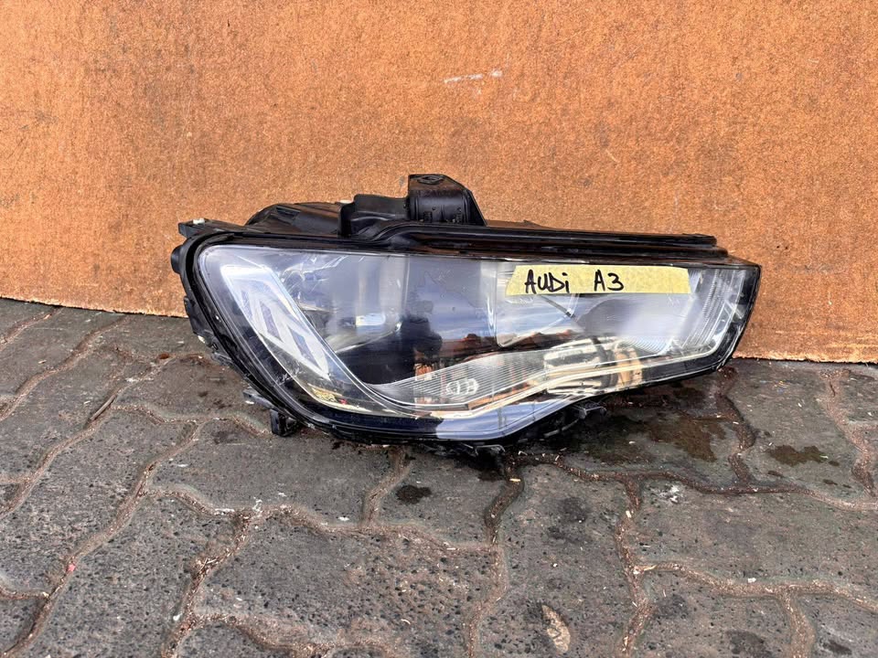 Audi A3 Xenon Headlight - Private Seller Audi A3 Xenon Headlight - Private Seller