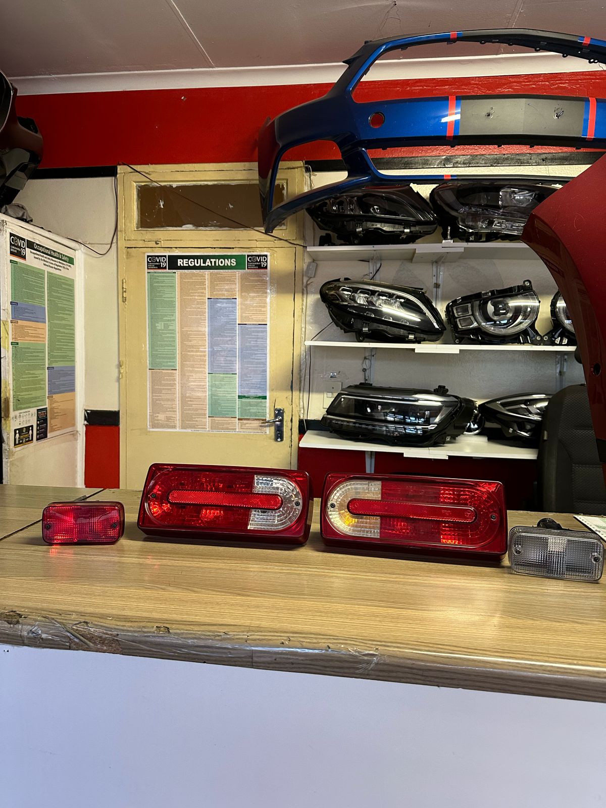 2018 MERCEDE-BENZ W463 G-WAGON SET OF TAILLIGHTS IN PRESTINE CONDITION FOR SALE - Private Seller 2018 MERCEDE-BENZ W463 G-WAGON SET OF TAILLIGHTS IN PRESTINE CONDITION FOR SALE - Private Seller