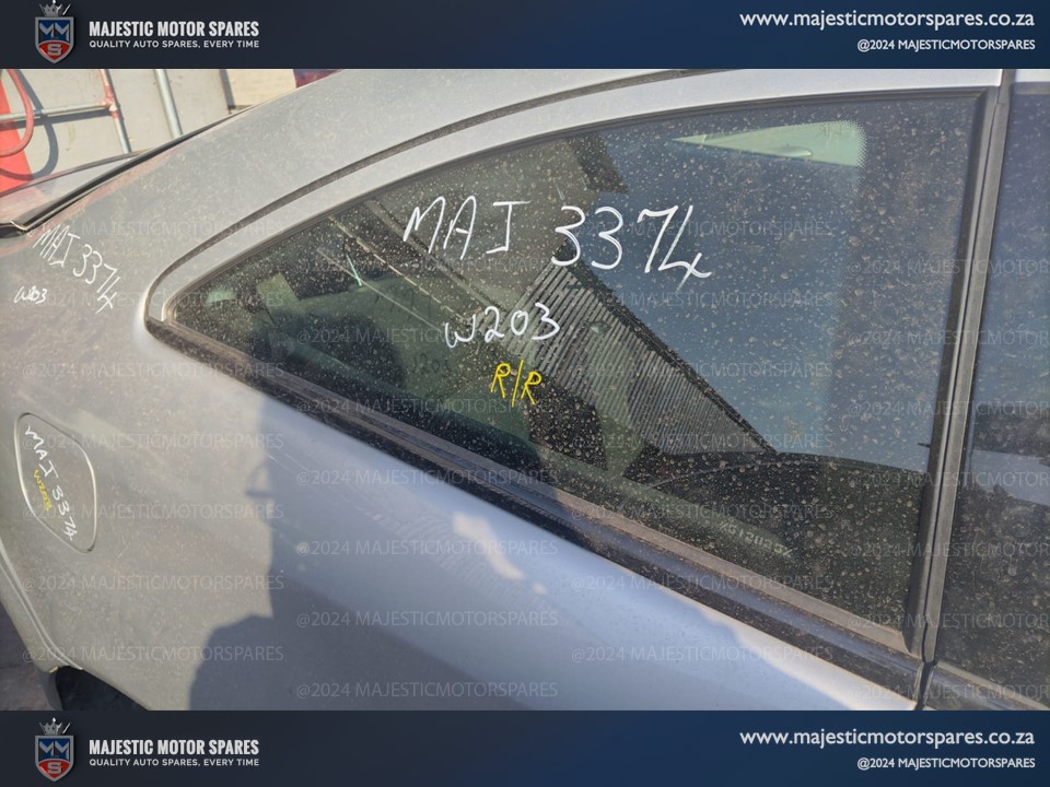 Second-Hand Mercedes-Benz C230 W203 Right Rear Quarter Glass for Sale - Private Seller