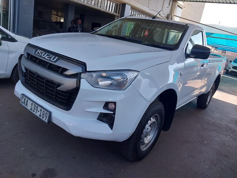 2023 ISUZU D MAX 1.9 SINGLE CAB 4X2 70 000KM WHITE COLOR MANUEL DIESEL