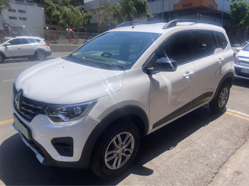 2024 Renault Triber 8000km