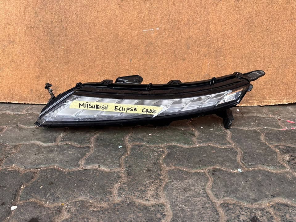 Mitsubishi Eclipse cross Headlight - Private Seller Mitsubishi Eclipse cross Headlight - Private Seller
