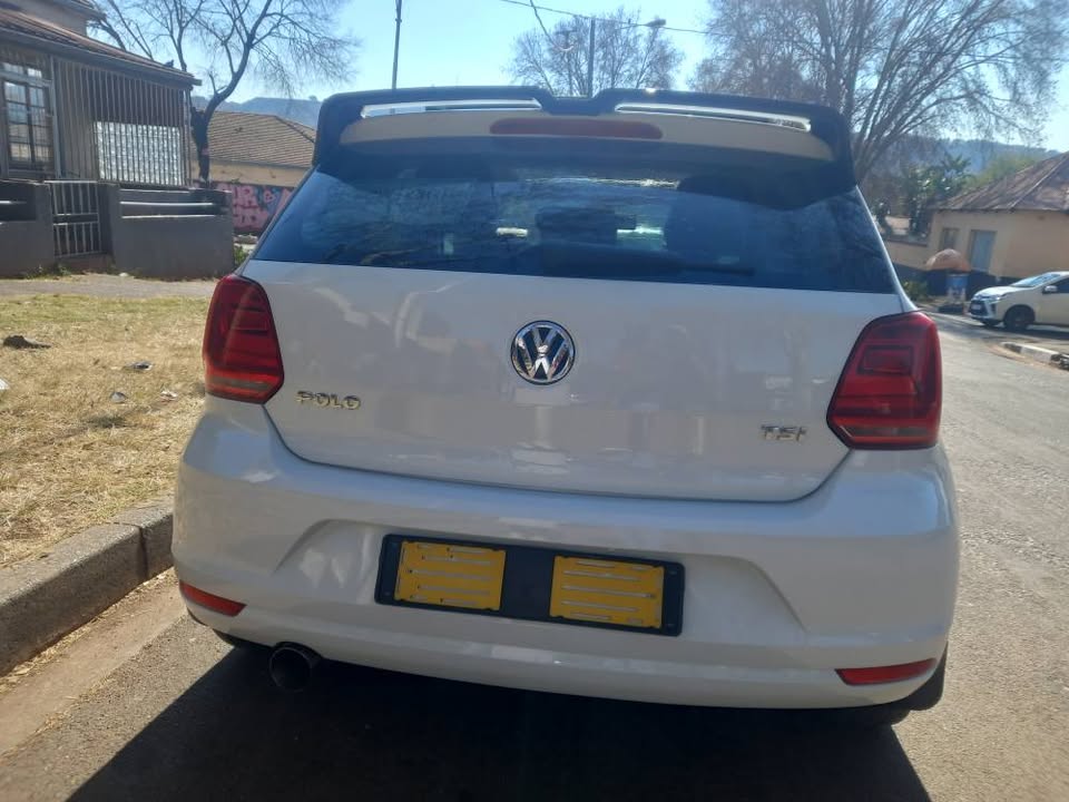 2017 Polo Tsi 1.2 Manual, Petrol, White, Sunroof, Leather seat, Spere key, 76000kms