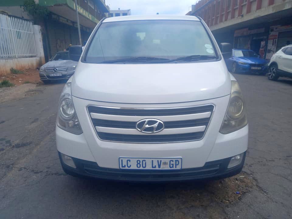 2018 HYUNDAI H1 BUS, 2.6 DIESEL, AUTOMATIC WHITE, 85000KM 2018 HYUNDAI H1 BUS, 2.6 DIESEL, AUTOMATIC WHITE, 85000KM
