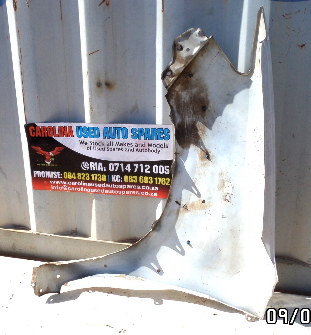 Toyota Hilux D4d right side fender taking wheel arch - Private Seller Toyota Hilux D4d right side fender taking wheel arch - Private Seller
