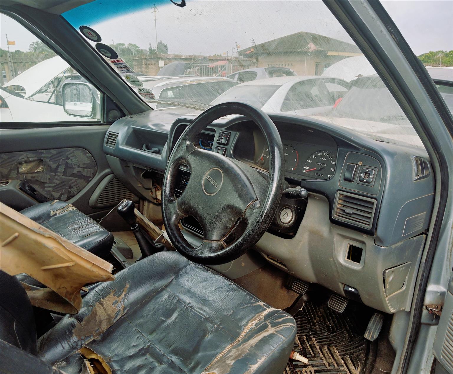 2004 Isuzu KB300 - Stripping for Spares