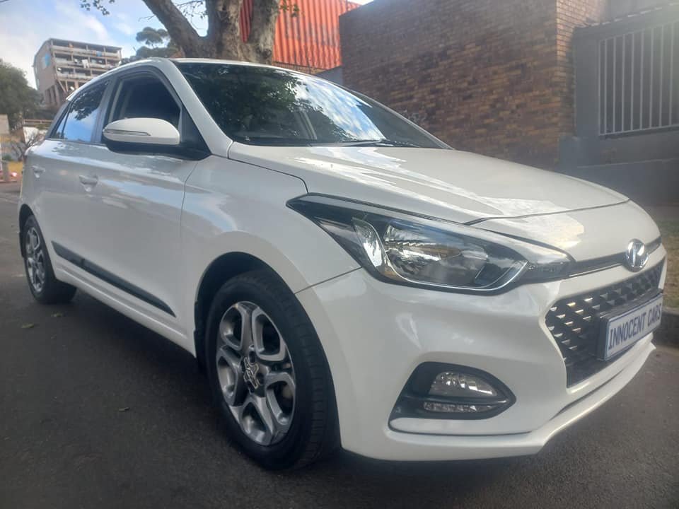 2020 HYUNDAI i20 MOTION 1.2 PETROL, AUTOMATIC, WHITE COLOR, MILEAGE 84000KM