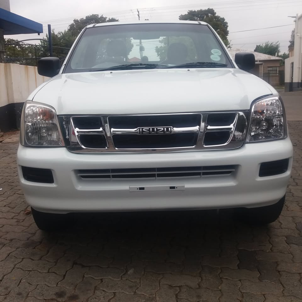 ISUZU KB 200 PETROL SINGLE CAB