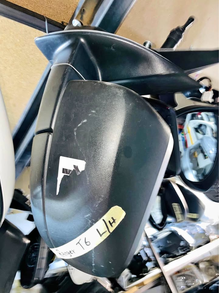Ford Ranger T7 side mirror - Private Seller Ford Ranger T7 side mirror - Private Seller