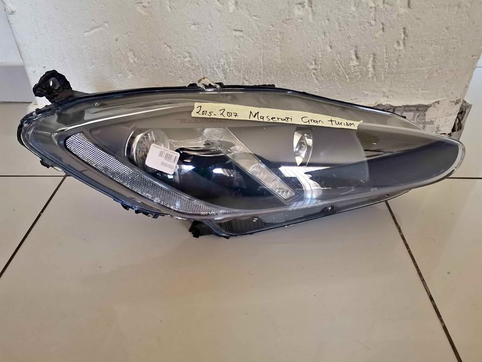 Maserati Gran Turismo xenon headlight right side 2015-2017 - Private Seller Maserati Gran Turismo xenon headlight right side 2015-2017 - Private Seller