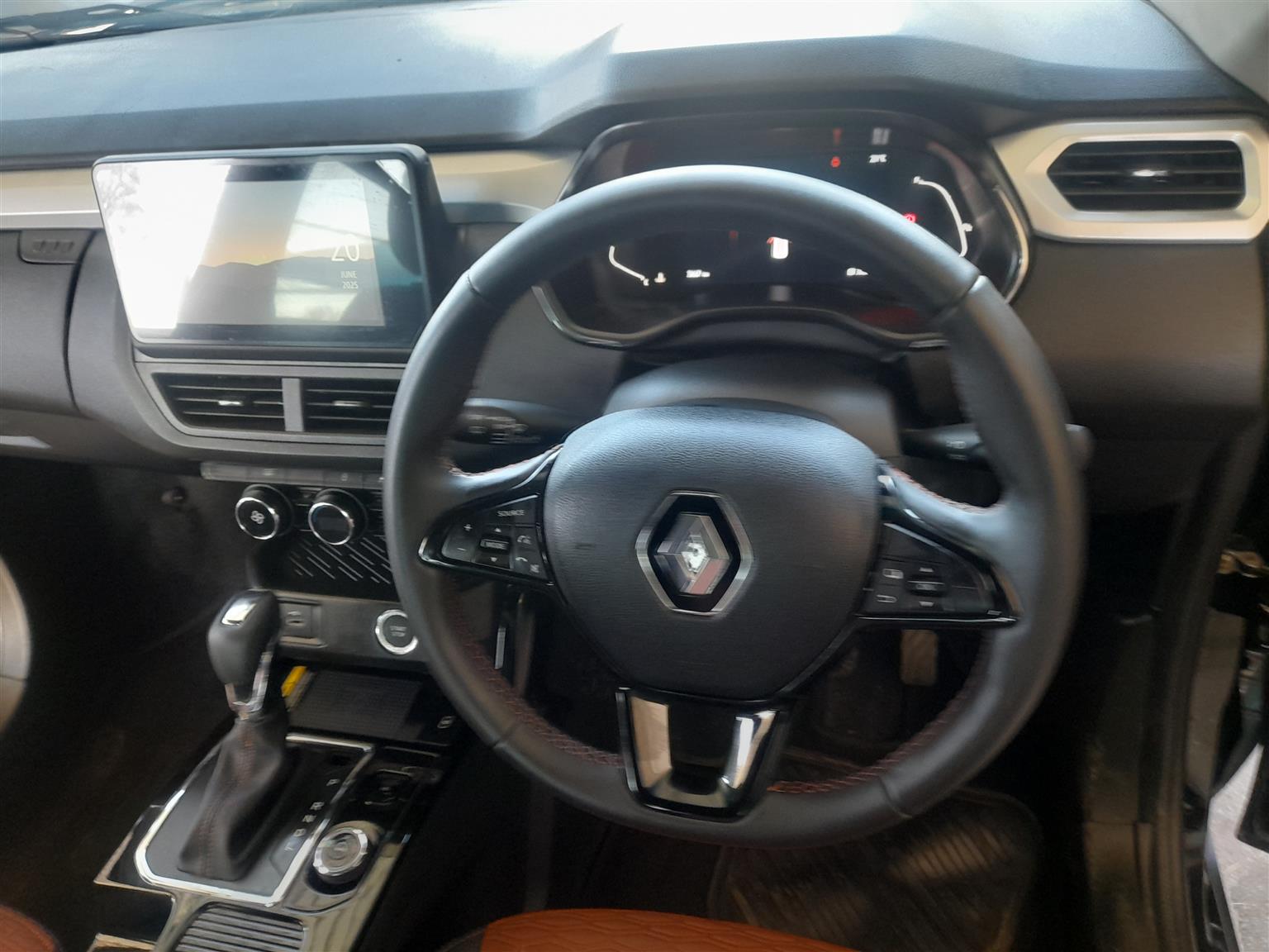 Pre-owned 2024 Renault Kiger 1.0 Engine Capacity