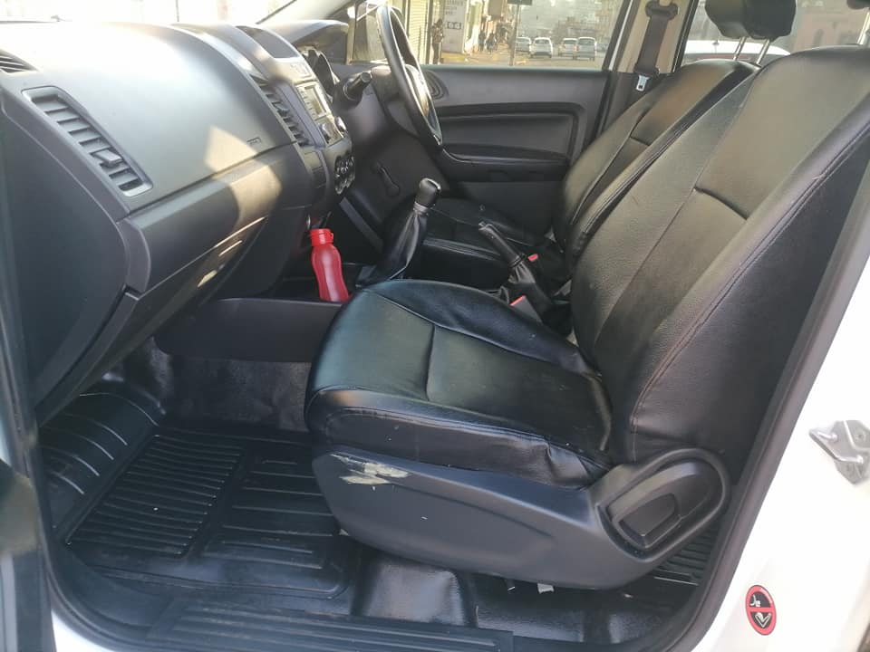 2020 Ford Ranger 2.2 6Speed Forward Double Cab leather seat Service book and spare key