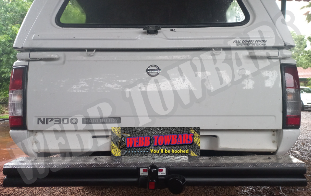 Nissan NP300 Double Tube and Step Towbars - Private Seller Nissan NP300 Double Tube and Step Towbars - Private Seller
