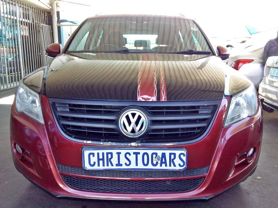 2009 VW Tiguan hatchback manual 2009