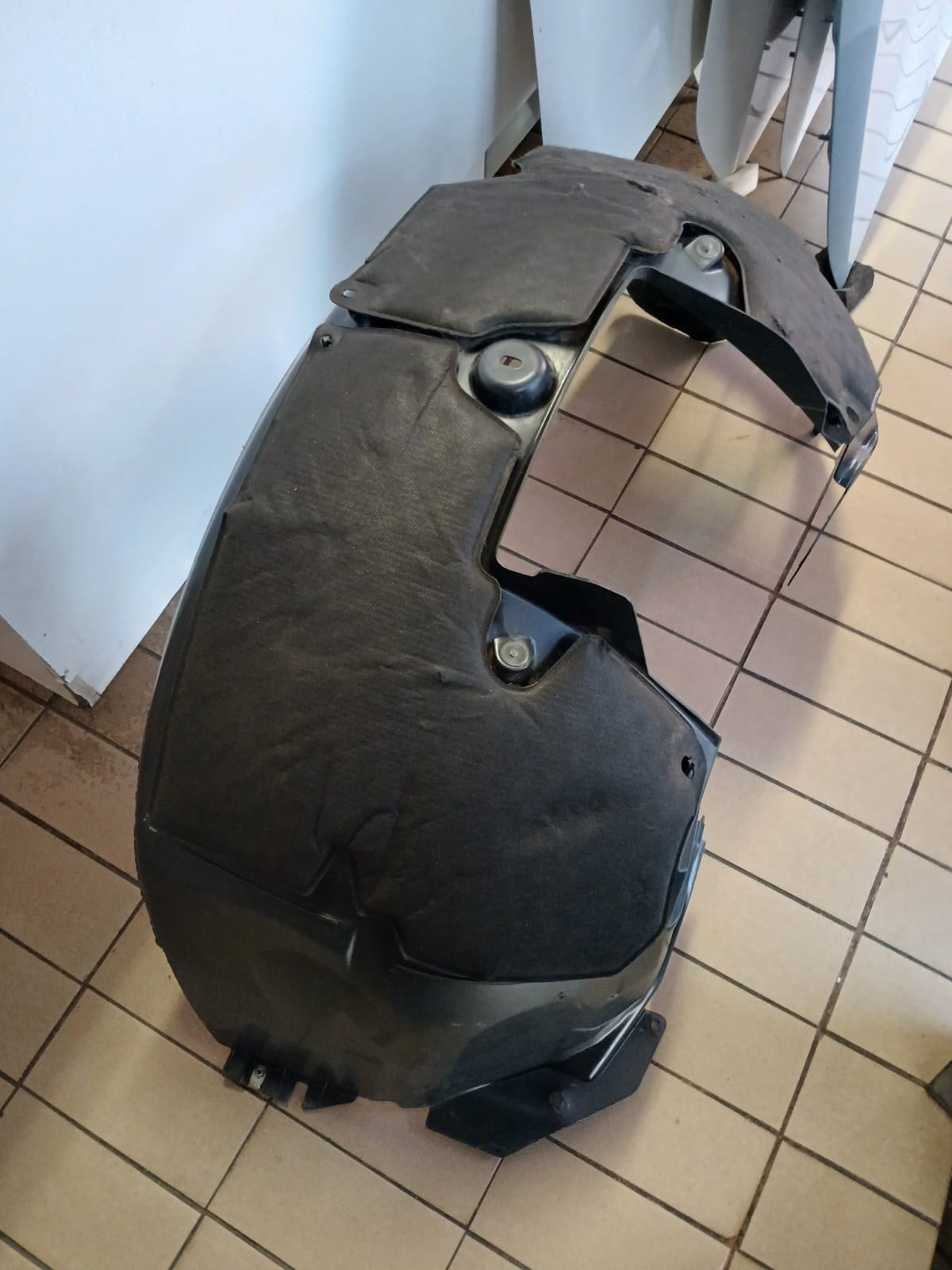 2023 RANGE ROVER VELAR FENDER LINER (LEFT) FOR SALE - Private Seller 2023 RANGE ROVER VELAR FENDER LINER (LEFT) FOR SALE - Private Seller