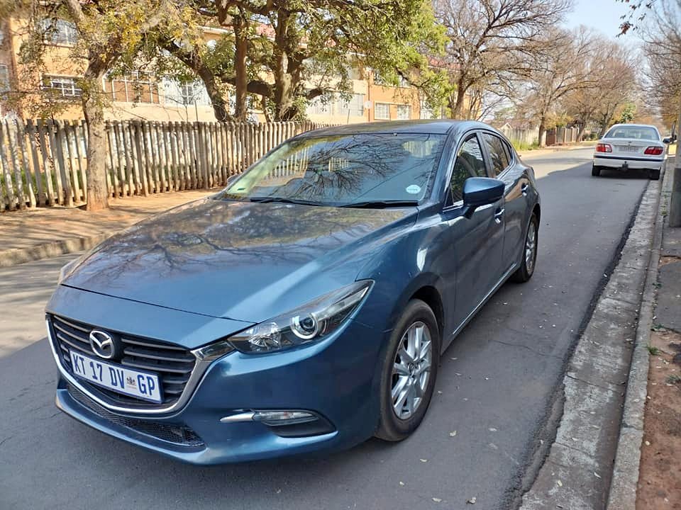 2019 Mazda 3 1.6 Dynamic Hatchback with a Nice interior seat and Service book
