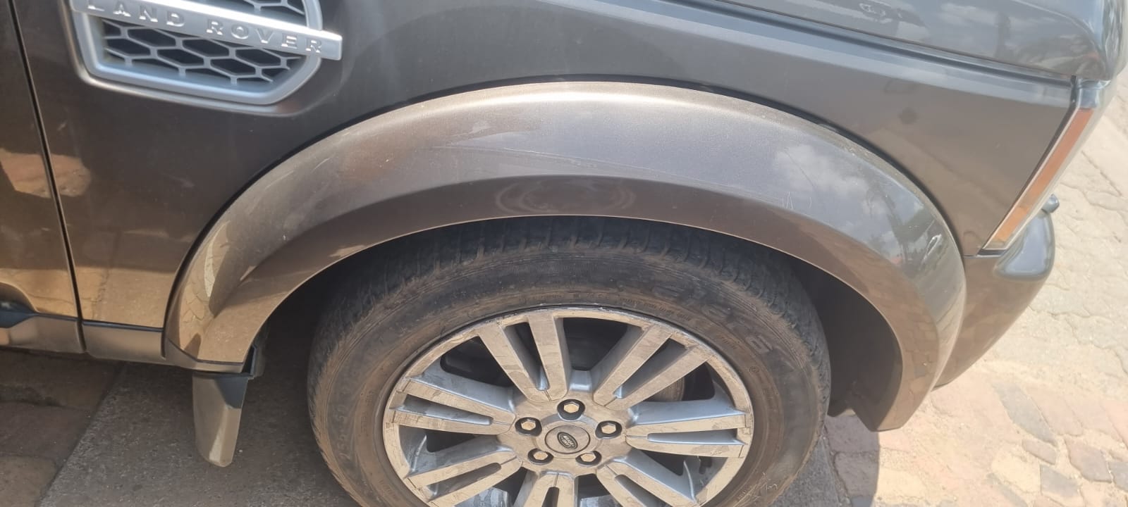 2012 Discovery 4 3.0l TDV6 SE Wheel Arc for sale