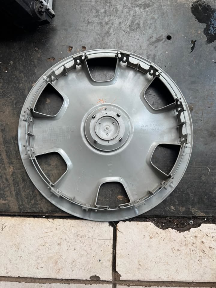 Toyota Quantum 15” Wheel Cap - Private Seller Toyota Quantum 15” Wheel Cap - Private Seller