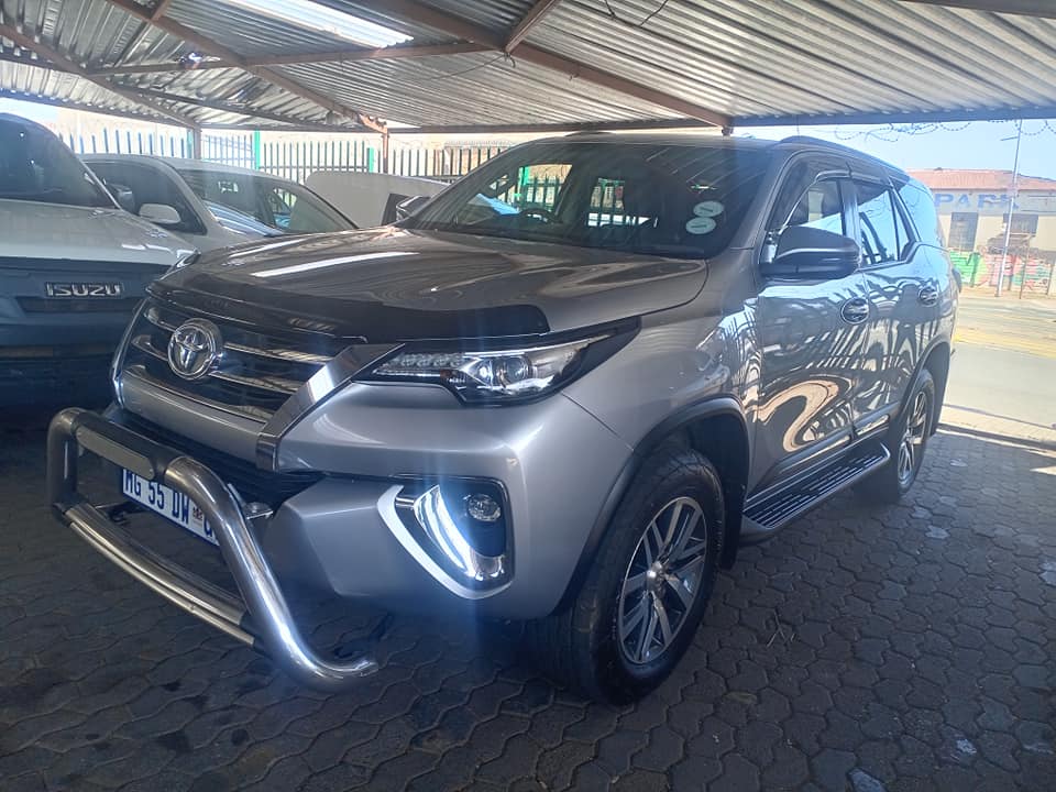 Toyota Fortuner 2.8GD6 4x2 Automatic Diesel 7seater 2020 Silver Service book