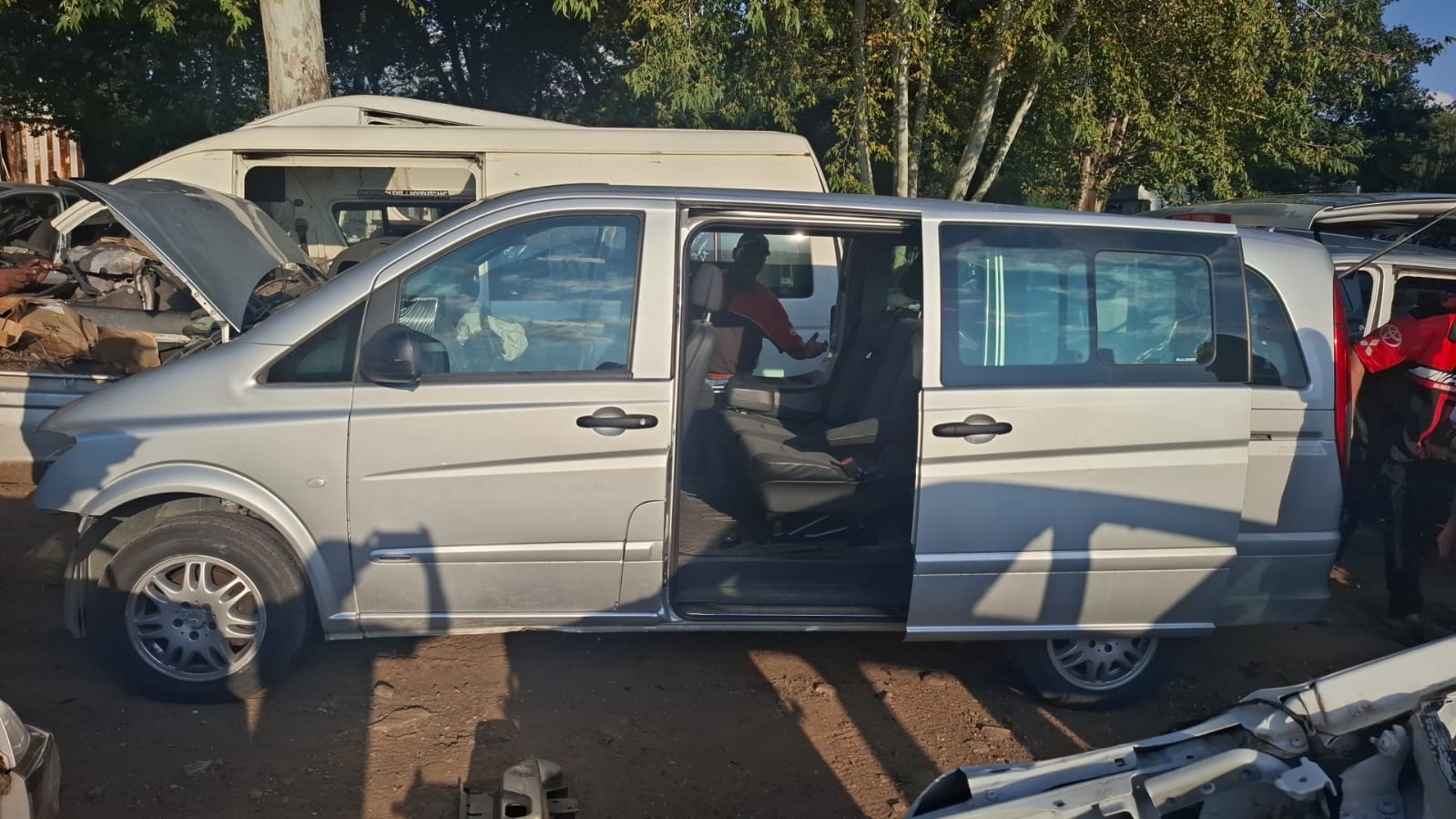 Breaking for Spares: Mercedes Benz Viano 3.0 Diesel manual