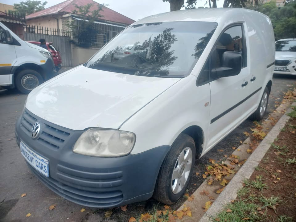 VW Caddy Panel Van 1.6 Petrol, Manual, white color, mileage 400000kms,