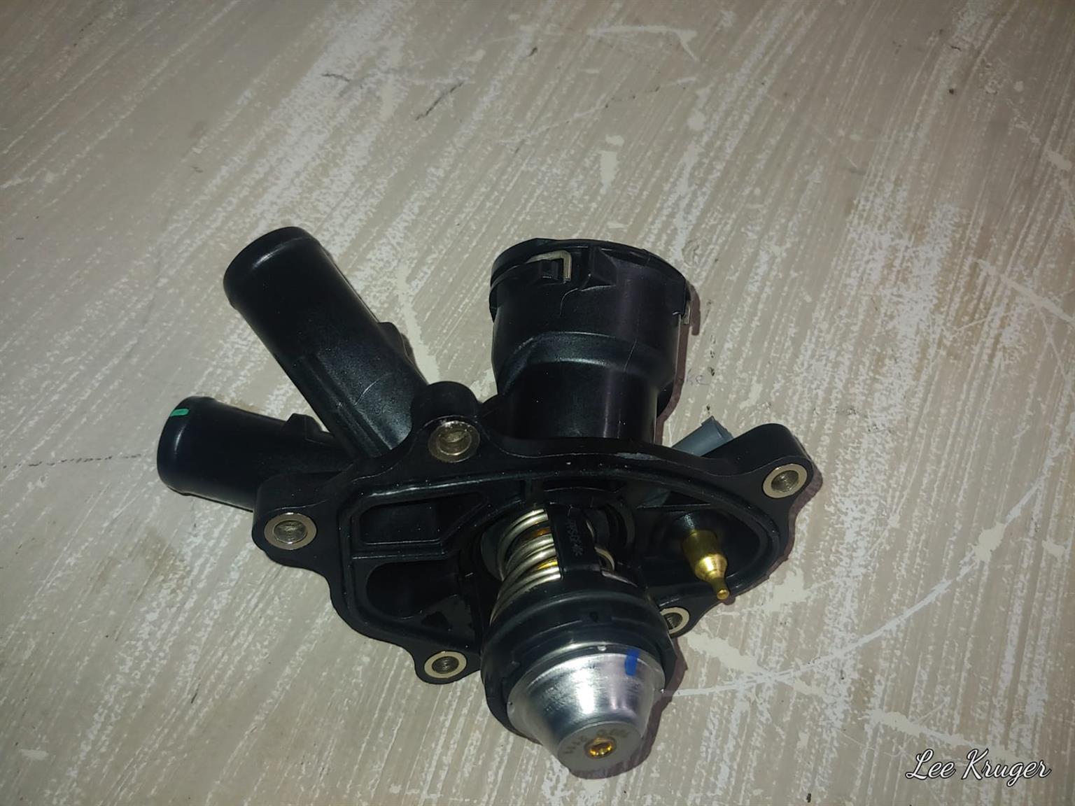 Mercedes Benz 271 CGI thermostat housing for sale NEW - Private Seller