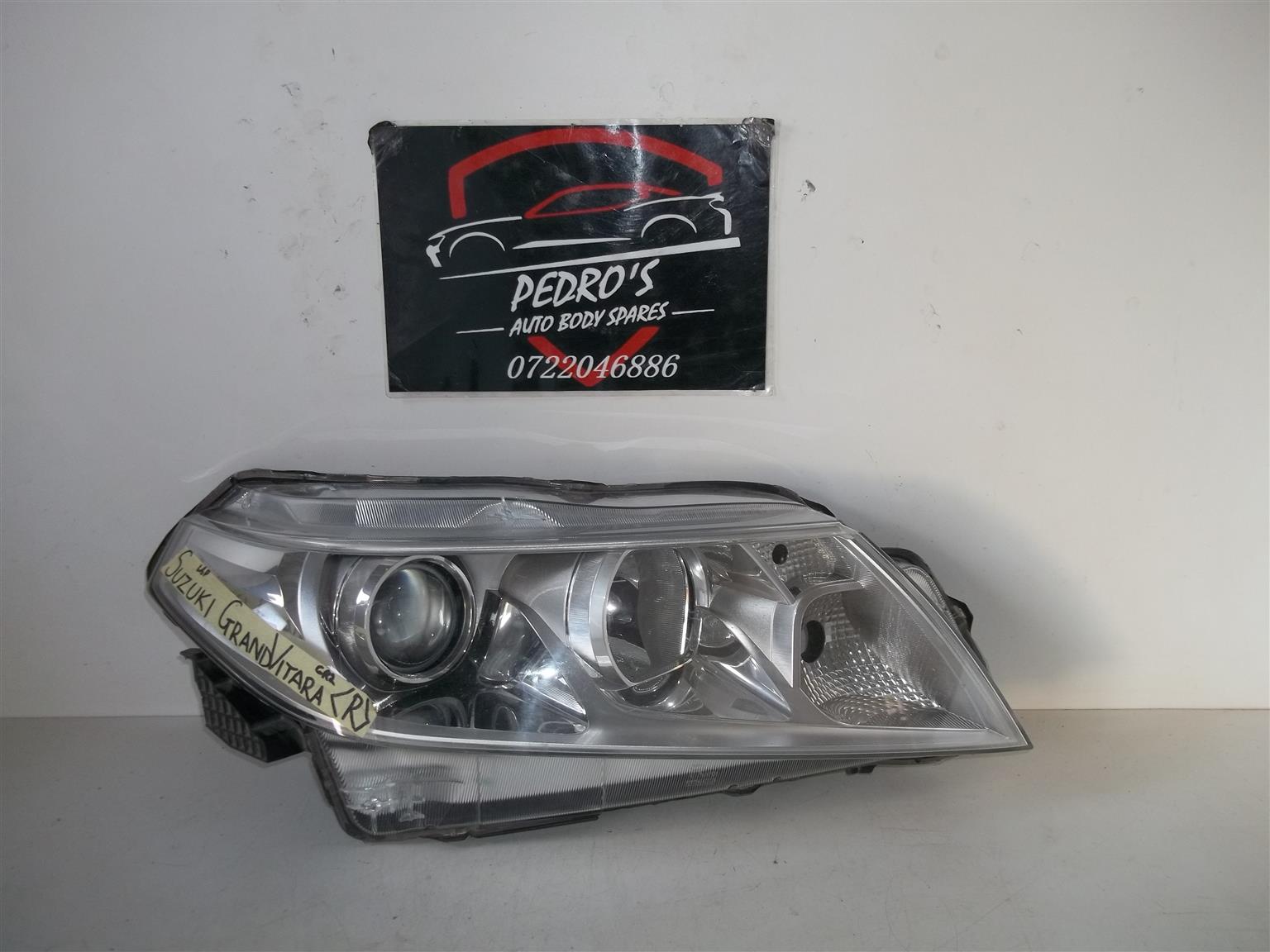 Suzuki Grand Vitara right headlight - Private Seller Suzuki Grand Vitara right headlight - Private Seller