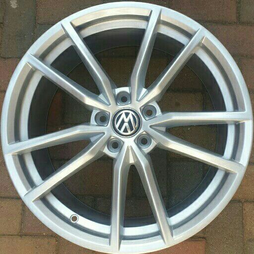 VW GOLF 7R OEM 19IN SINGLE MAG - Private Seller VW GOLF 7R OEM 19IN SINGLE MAG - Private Seller