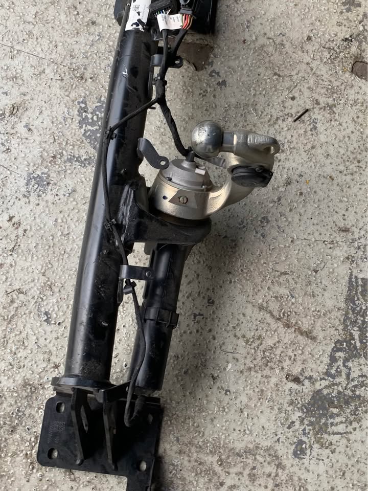 BMW G05,G06,G07 tow bar - Private Seller