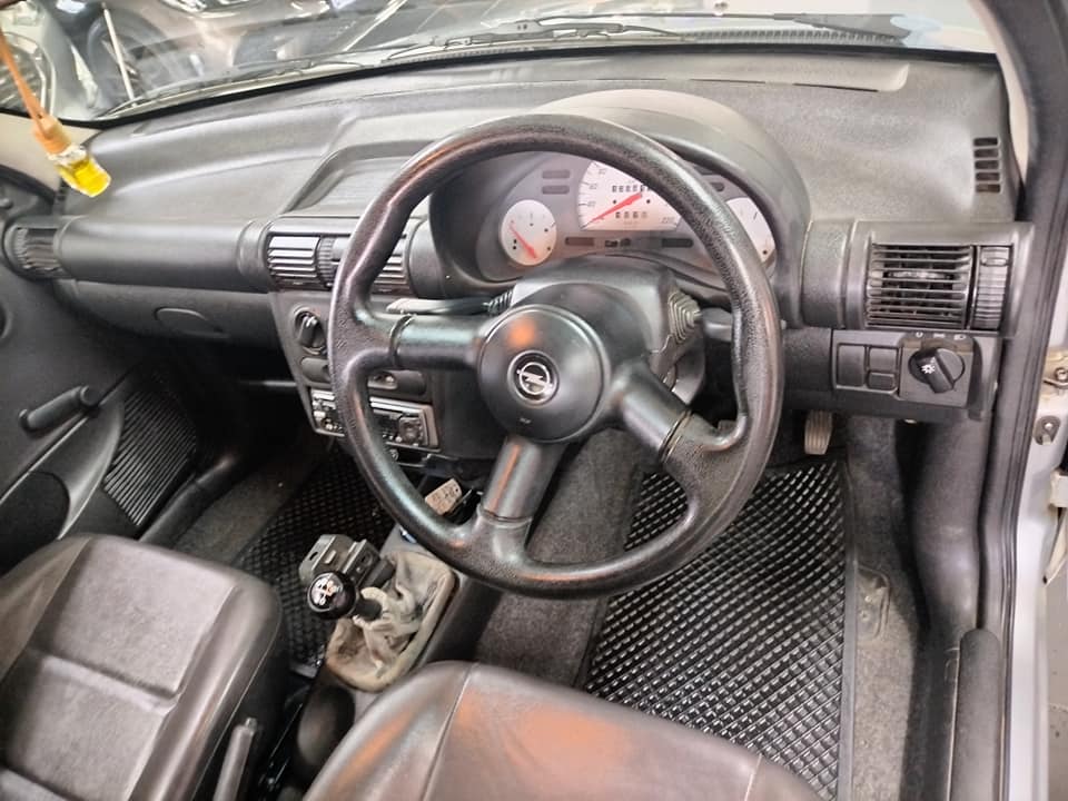 2003 Opel corsa 1.7 Diesel Manual, Silver 159.000km Service book