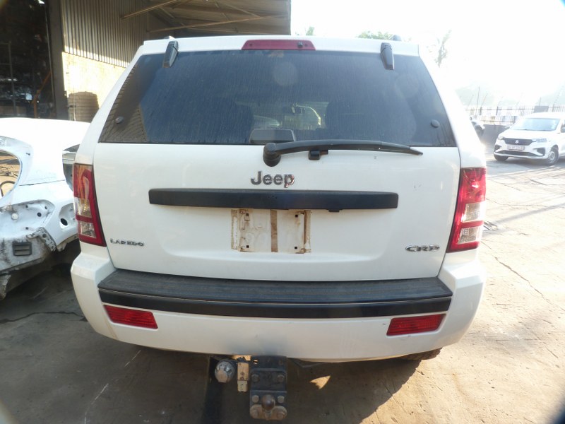 Jeep Laredo Grand Cherokee 3.0 CRD Diesel AT White - 2006 SPARESBOYZ STRIPPING F - Private Seller Jeep Laredo Grand Cherokee 3.0 CRD Diesel AT White - 2006 SPARESBOYZ STRIPPING F - Private Seller