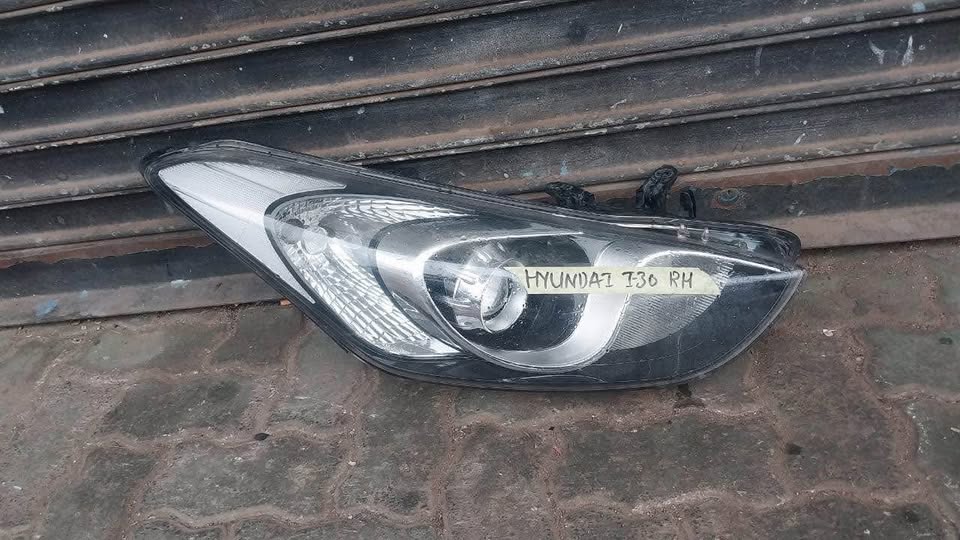 Hyundai i30 headlight - Private Seller Hyundai i30 headlight - Private Seller