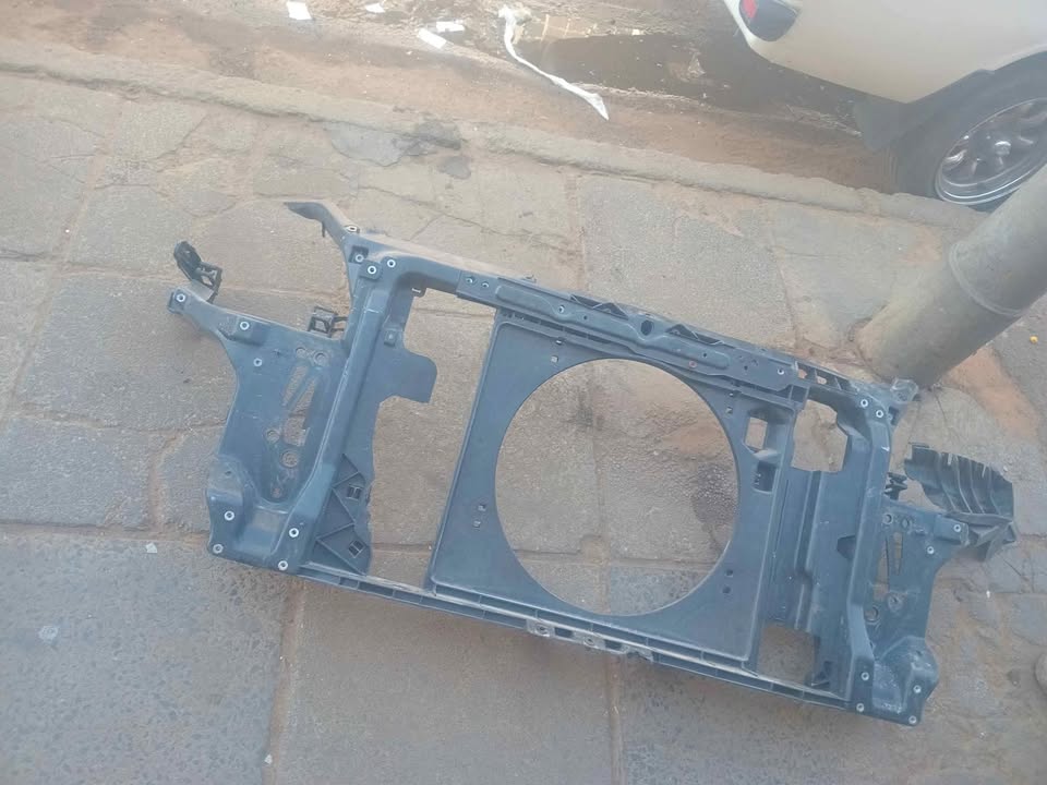Hyundai i20 cradle - Private Seller Hyundai i20 cradle - Private Seller