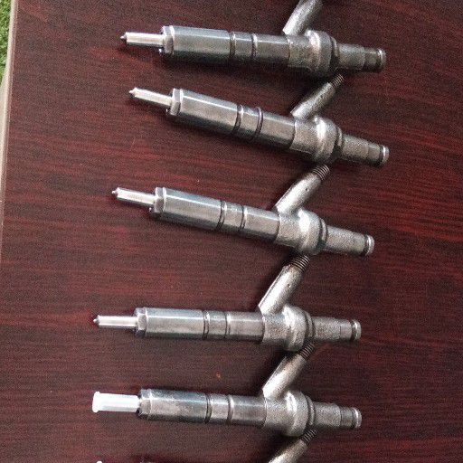 Isuzu 250/280 diesel injectors - Private Seller