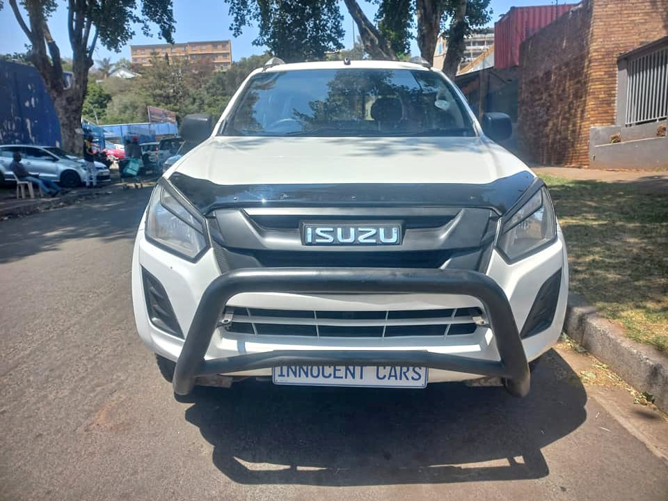 2017 ISUZU KB250 DMAX DOUBLE CAB, MANUAL, WHITE COLOR, MILEAGE 102000KMS, PRICE