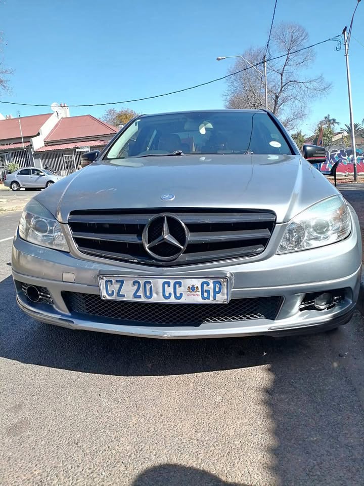 2010 MERCEDES BENZ C180 KOMPRESSOR AUTOMATIC TRANSMISSION IN EXCELLENT CONDITION