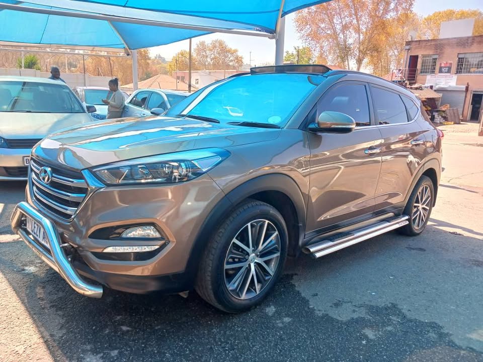 2016 HYUNDAI TUCSON 2.0 ELITE  Transmission: Automatic Mileage:  Fueltype: Petrol  Brown