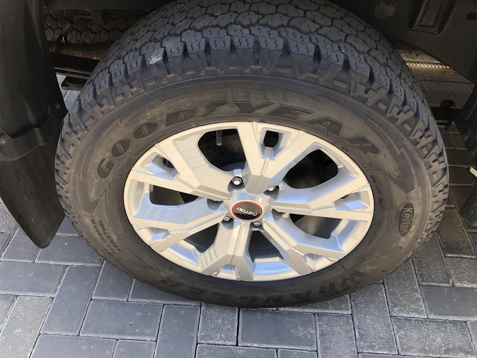 Used 2023 Isuzu D-Max 300 3.0TD double cab 4x4 LX Arctic Trucks AT 35 - Private Seller