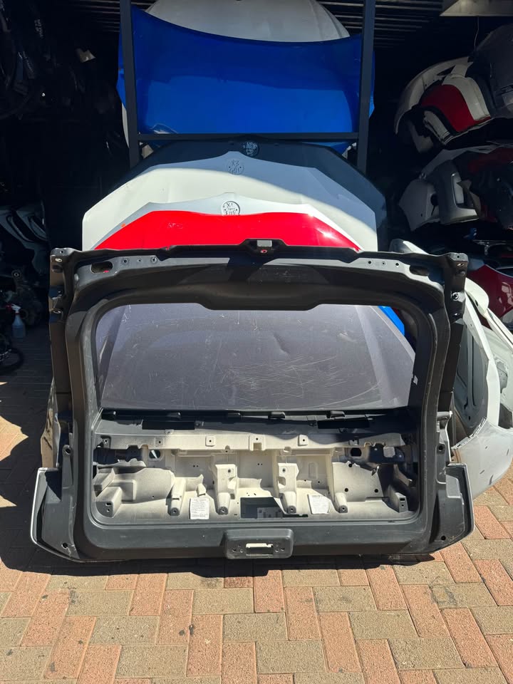 Range Rover Sport Boot Lid Tailgate Door - Private Seller